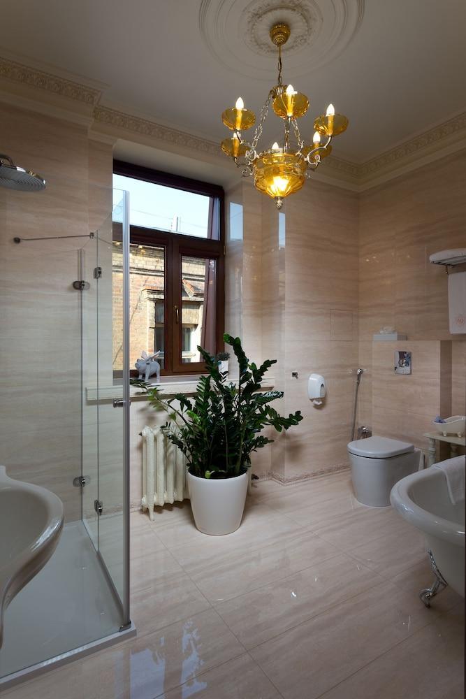 Hotel 19 Harkiv Dış mekan fotoğraf