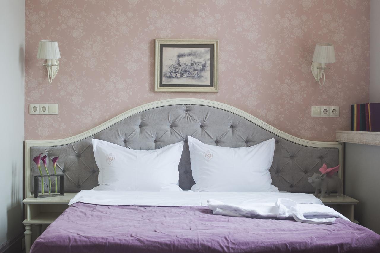 Hotel 19 Harkiv Dış mekan fotoğraf